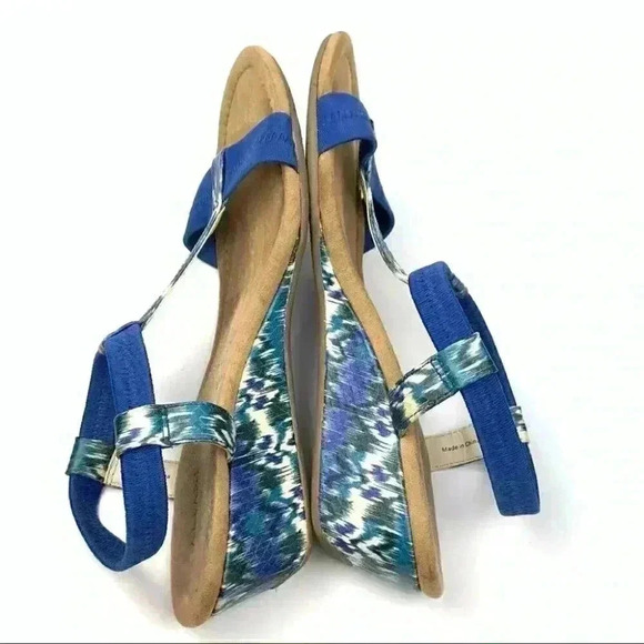 Alfani heels size 10 royal blue white Chevron print t-strap wedges - Picture 6 of 13